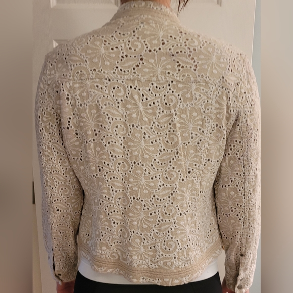 Chico's Beige Eyelet Jacket. Size -Chico's 2. - Picture 7 of 8